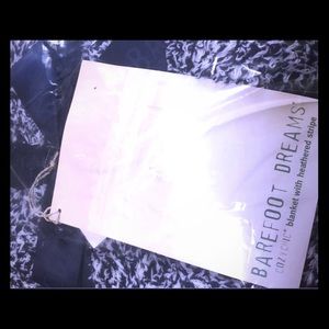 Barefoot Dream Blanket 45 x 60 NWT